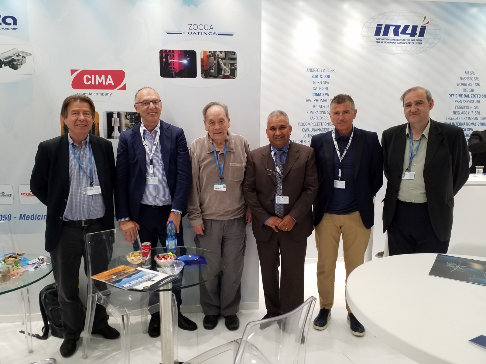 PROF. STEPHEN W. TSAI, PADRE DELLA MODERNA TECNOLOGIA DEI COMPOSITI DI CARBONIO, ALLO STAND DEL CLUSTER A PARIGI
